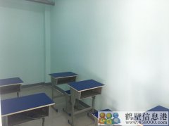 學(xué)生桌椅低價(jià)出售，量大從優(yōu)